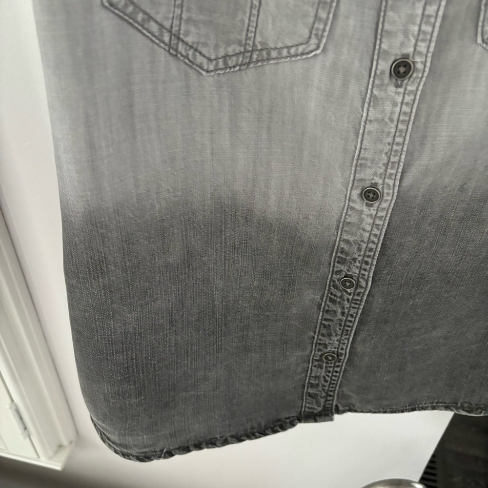 Anthropologie Cloth & Stone ombré Tie Dye Denim Grey Button Shirt Blouse XS - Picture 4 of 8